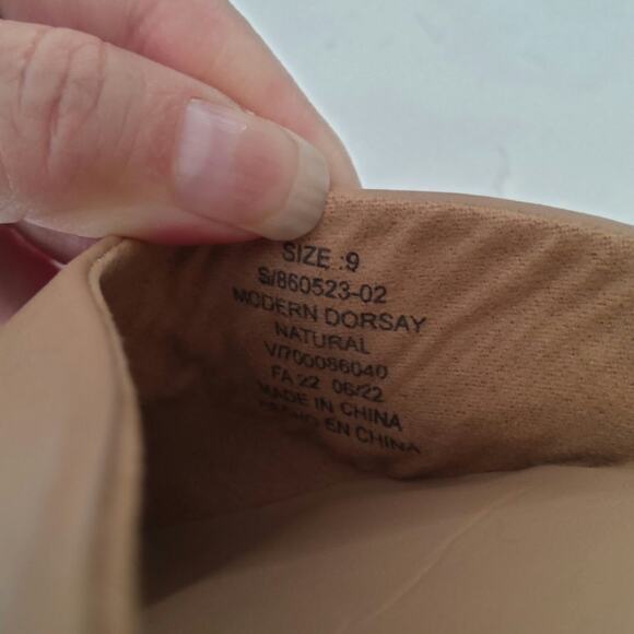 Women's chic Dorsay ballet flats size 9 in the natural tan color minimalist - Picture 3 of 6